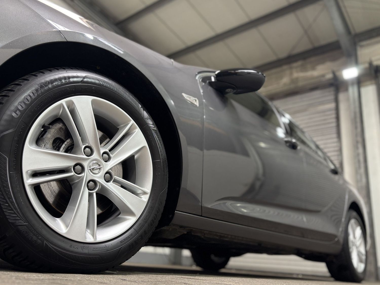 Fahrzeugabbildung Opel Insignia Elegance#LED#Spur#Ambiente#Kamera#AHK#K