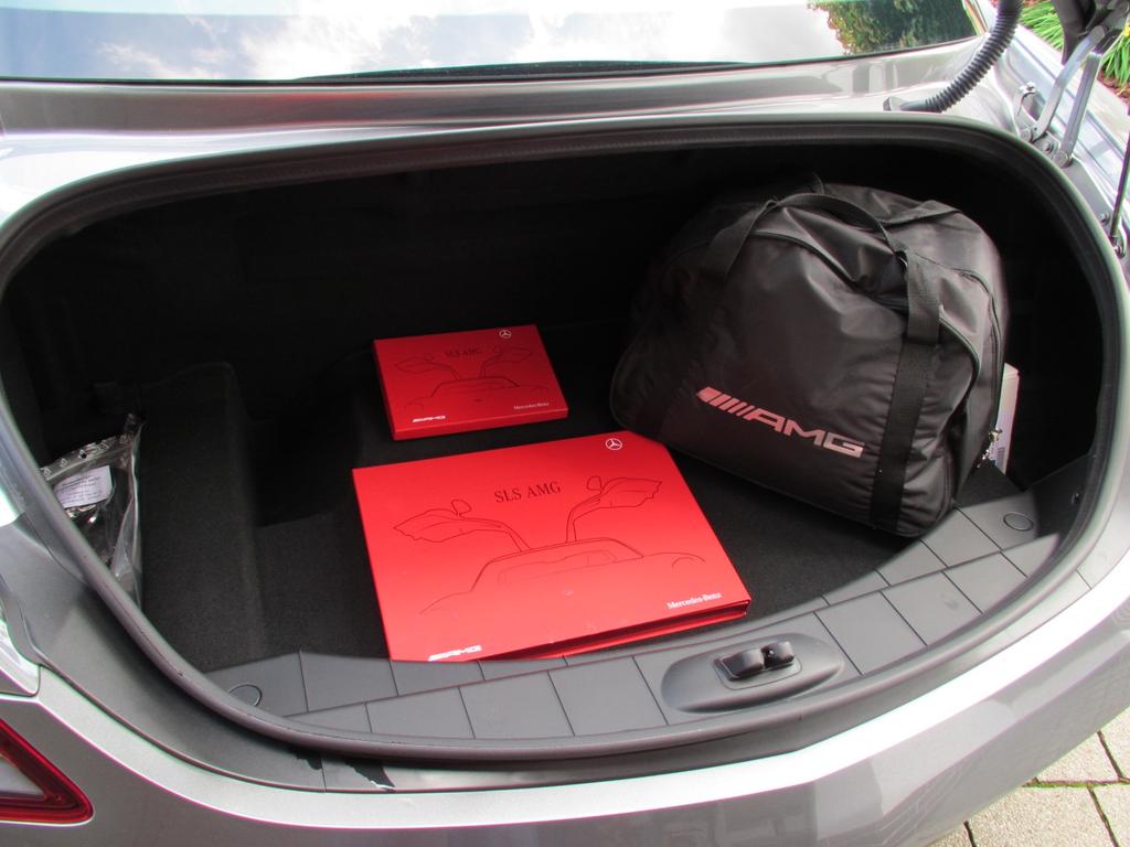 Mercedes-Benz SLS AMG