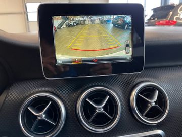 Mercedes-Benz A 220d  AMG-LINE *KAMERA*ACC*LED*NAVI*