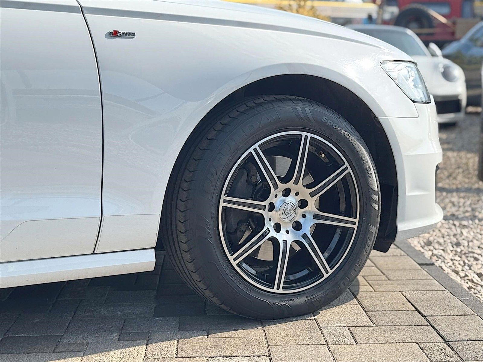 Fahrzeugabbildung Audi A6 Avant 2.0 TDI ultra Sport *LED*Navi*BOSE*