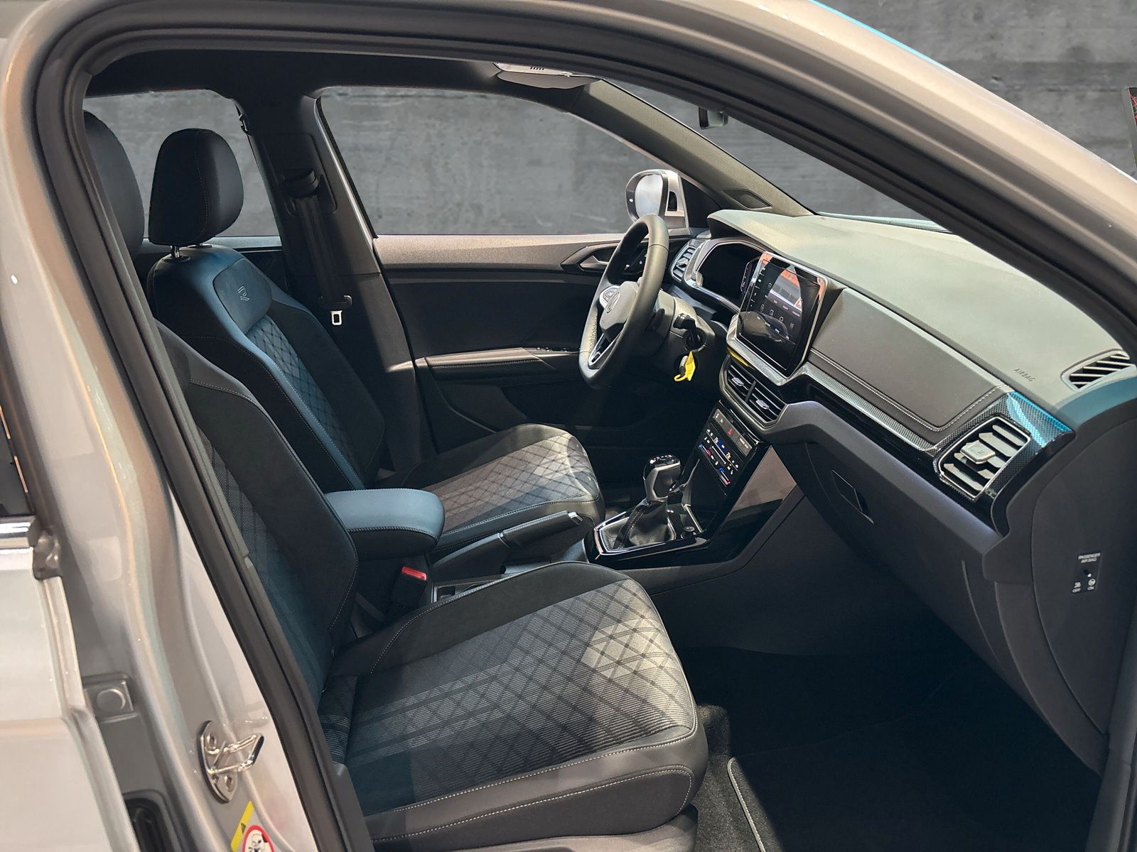 Fahrzeugabbildung Volkswagen T-Cross 1.0 TSI R-Line AHK Kamera Navi AppConnec