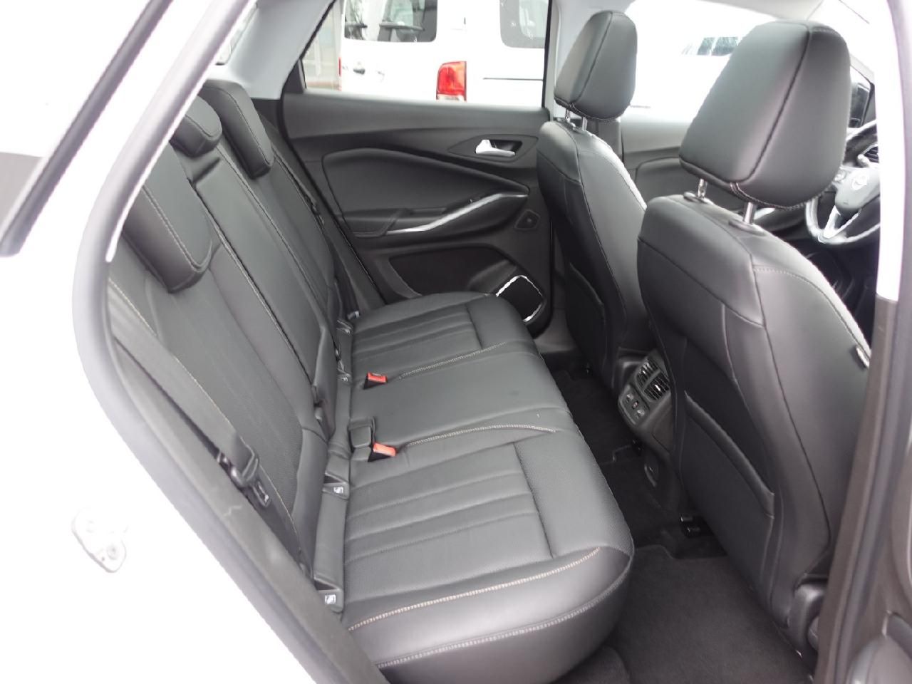 Fahrzeugabbildung Opel Grandland 2,0 Innovation Automatik