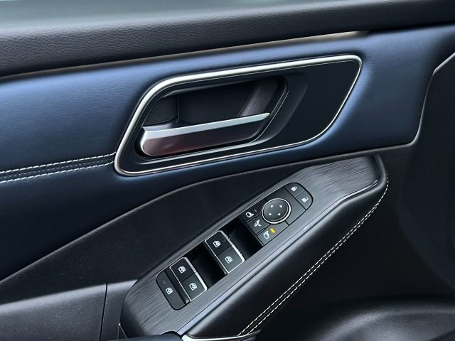 Fahrzeugabbildung Nissan Qashqai 1.3 DIG-T Xtronic Tekna LED+Design+19`