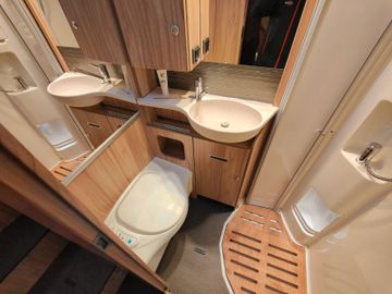 Fahrzeugabbildung HYMER / ERIBA / HYMERCAR ML-T 580 4x4² RSX BLACK-STAR