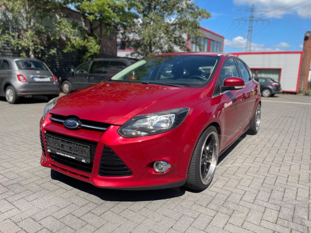 Ford Focus Lim. Titanium ALUFELGEN/SPORT/SHZ/PDC