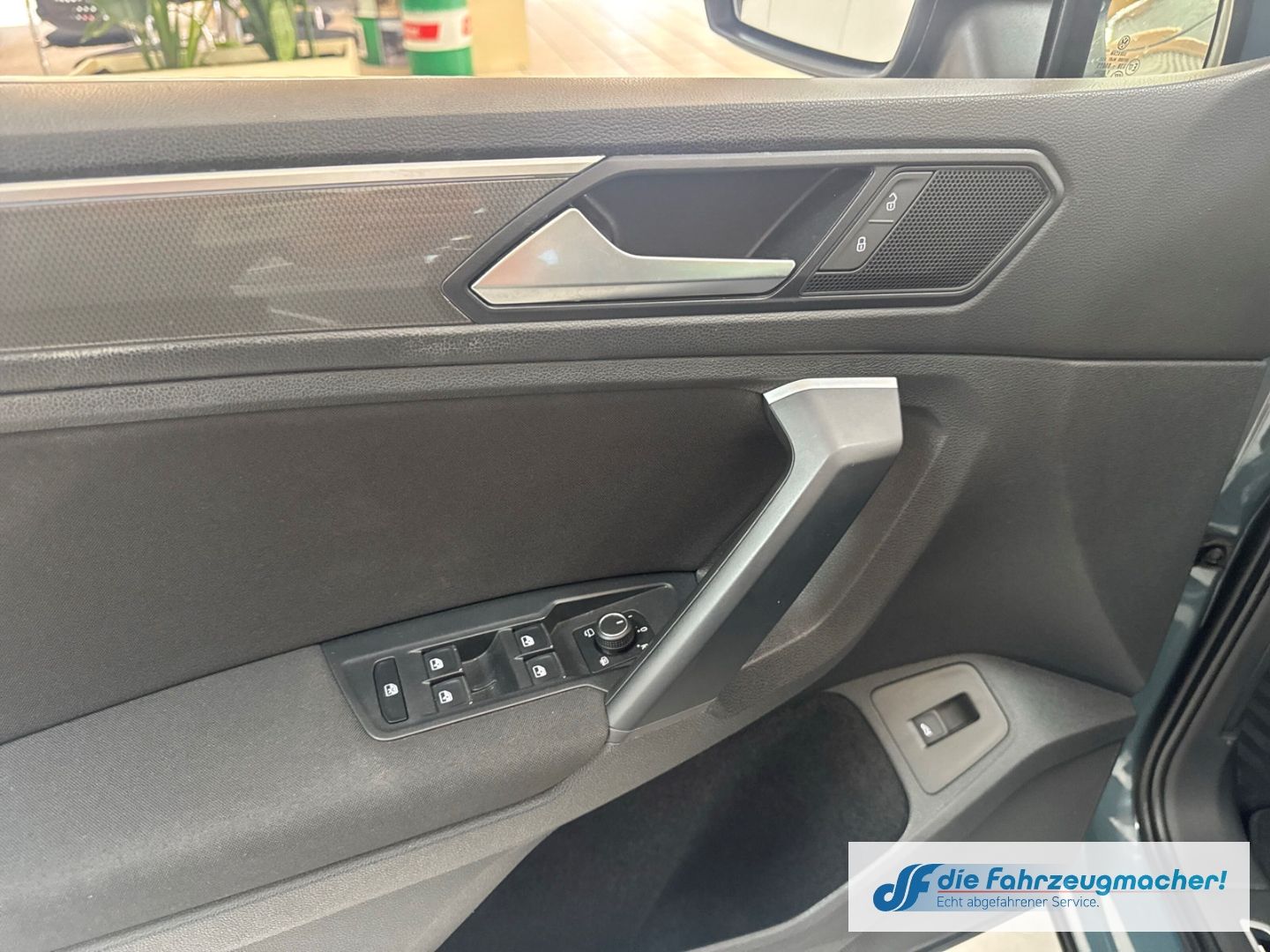 Fahrzeugabbildung Volkswagen Tiguan IQ.DRIVE Start-Stopp 4Motion StandHZG El