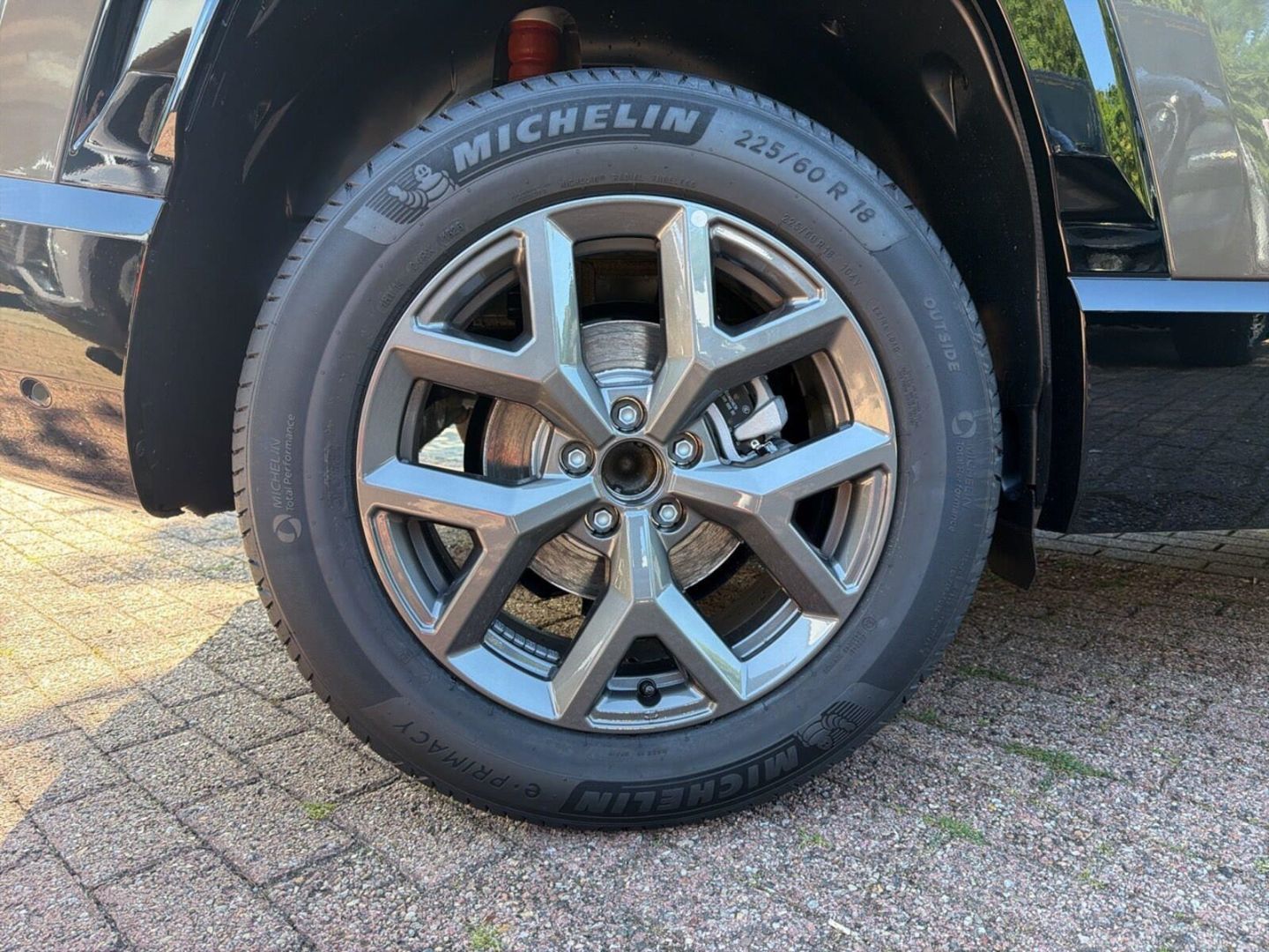 Fahrzeugabbildung Jeep Compass MY26 FIRST EDITION E-HYBRID PANO VOLL