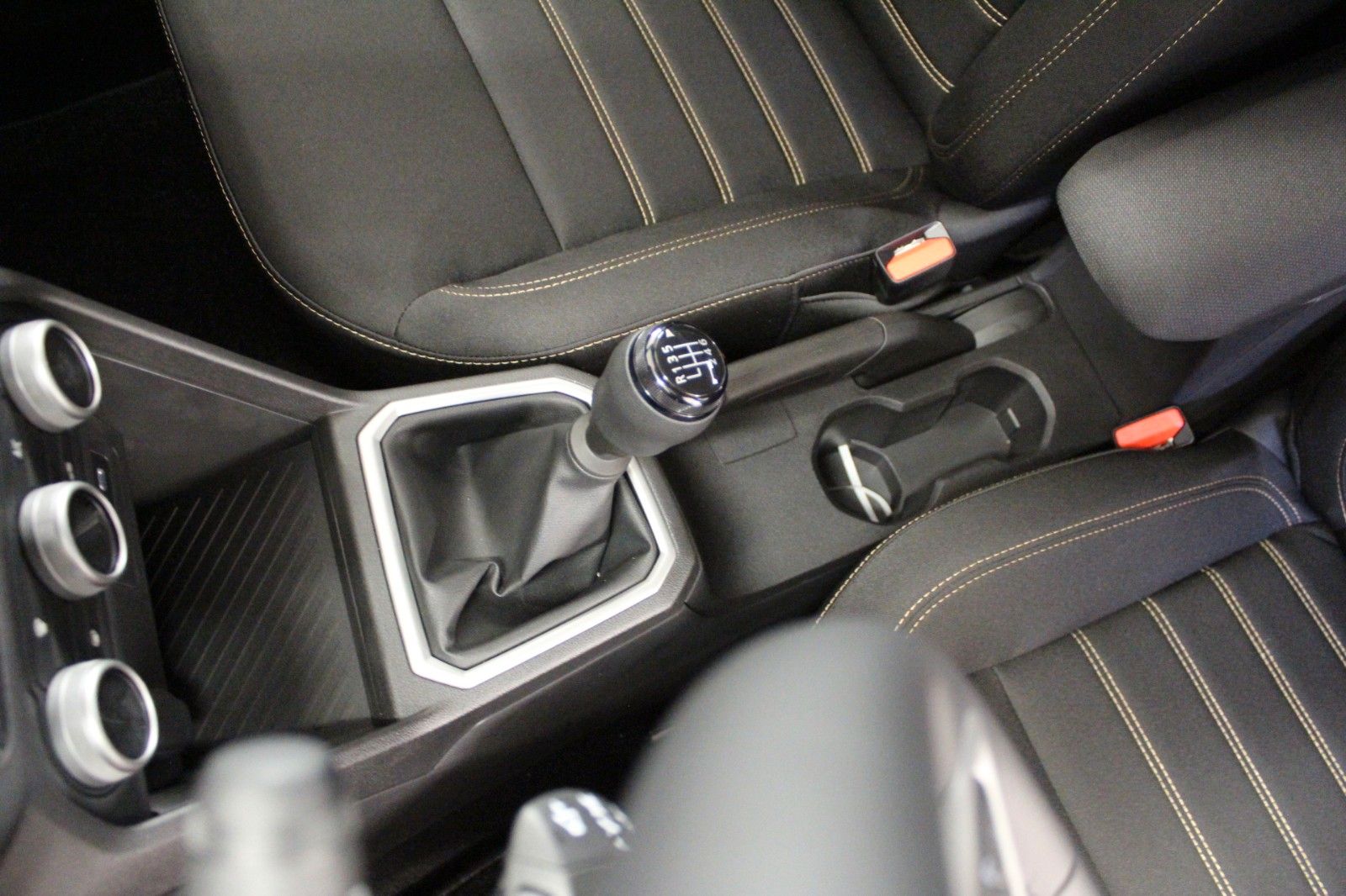 Fahrzeugabbildung Dacia Sandero Stepway TCe 110 Expression*Winterp.*MY26