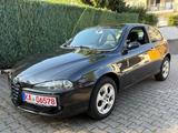 Alfa Romeo 147 ** TÜV und Service neu** - Alfa Romeo 147: Schwarz