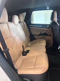 Porsche Cayenne - 11