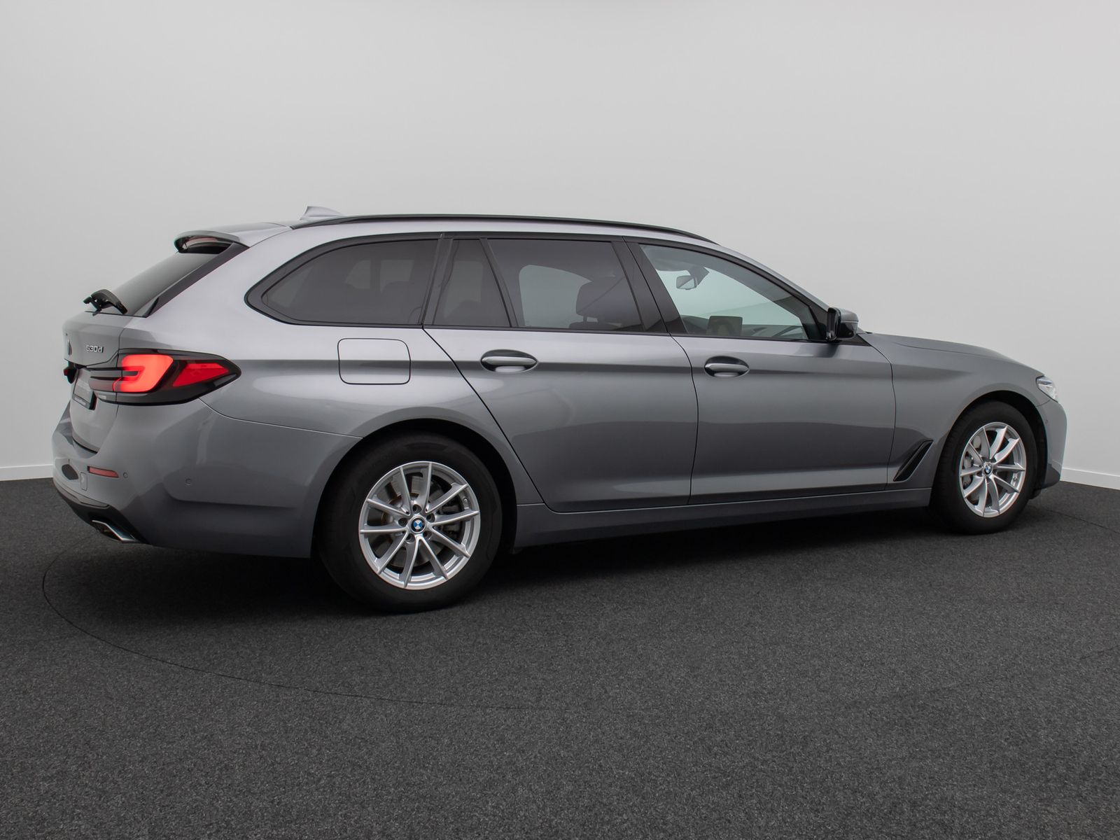 Fahrzeugabbildung BMW 530d Panorama Laser HUD 360&deg; DAB Leder Komfort