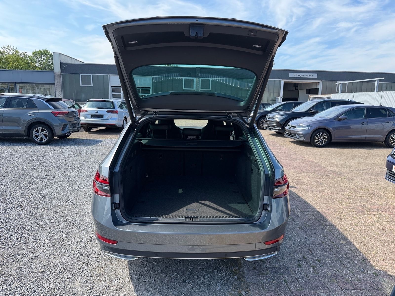Skoda Superb Combi 2.0 TDI DSG SPORTLINE +AHK +MATRIX foto 16