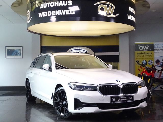 BMW 520d LED Leder PDC Cam LiveCock.DAB SHZ 1 Hand