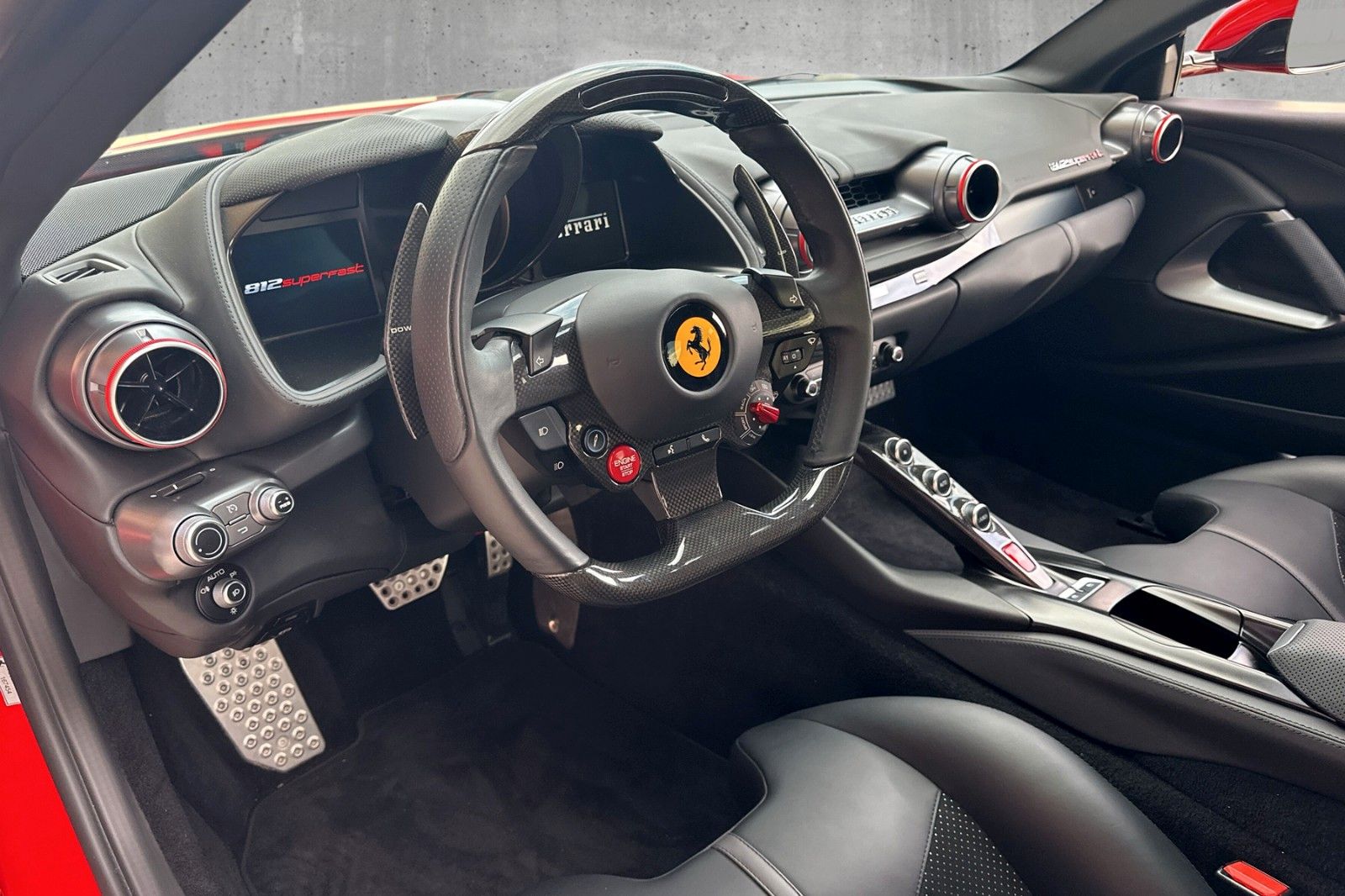 Fahrzeugabbildung Ferrari 812  Superfast*Rosso Fuoco*dt. Auto*200% Carbon