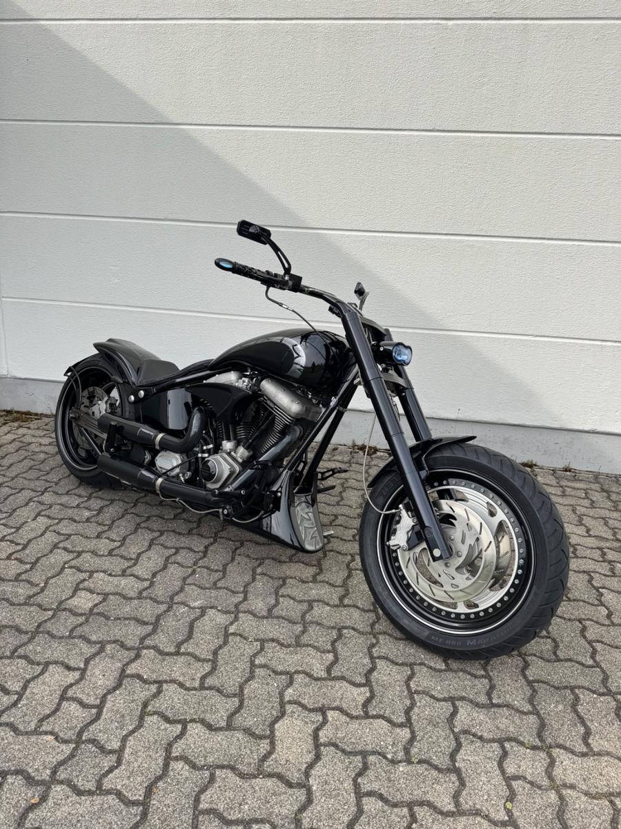 Harley-Davidson Softail Custombike ZCB Umbau/ RevTech Motor 1800