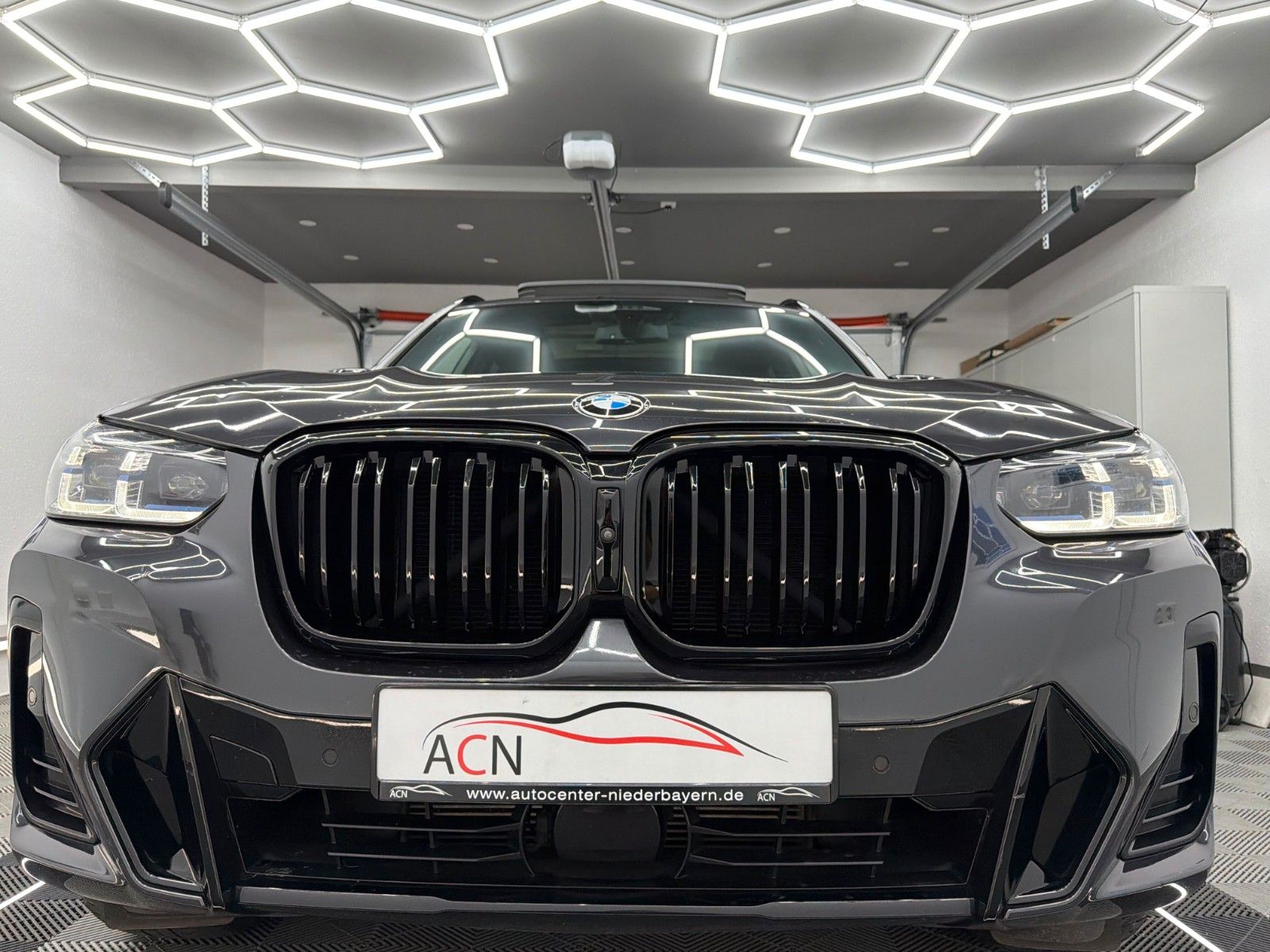 Fahrzeugabbildung BMW X3 M40i/FACELIFT/LASER/PANO/360*/ACC/HuD/STHZ