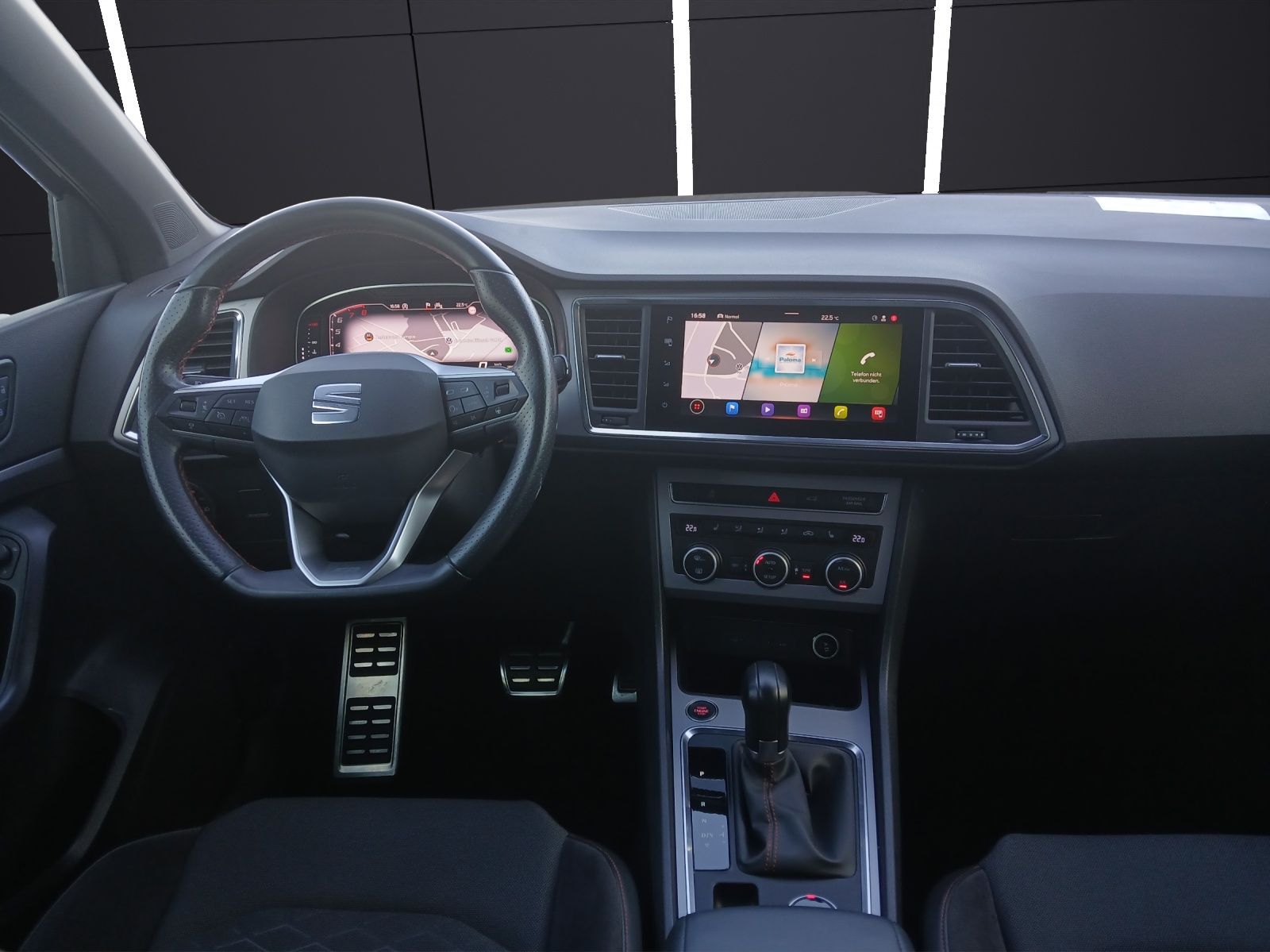 Fahrzeugabbildung SEAT Ateca TSI FR-Line DSG LED AHK Navi AID ACC RFK S