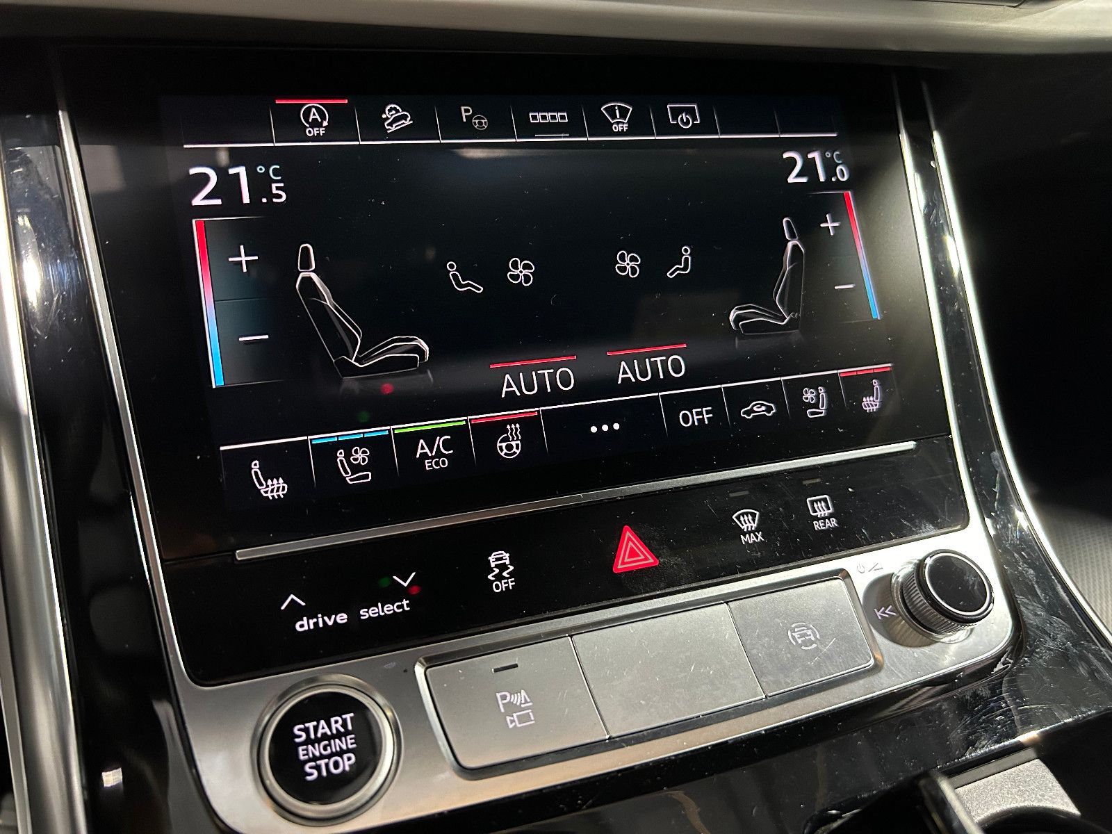 Fahrzeugabbildung Audi Q7 50 TDI quattro/S-LINE/HEAD-UP/COMPETITION/NAV