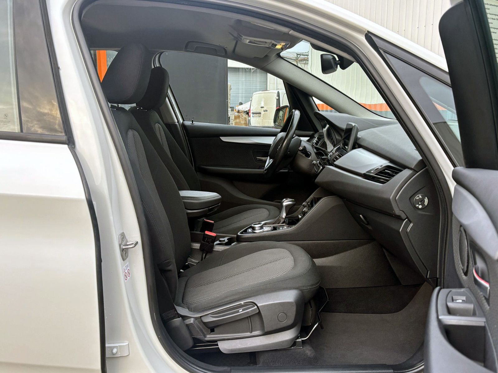 Fahrzeugabbildung BMW 218i Active Tourer Adv. Steptr. ACC PDC KAM Navi