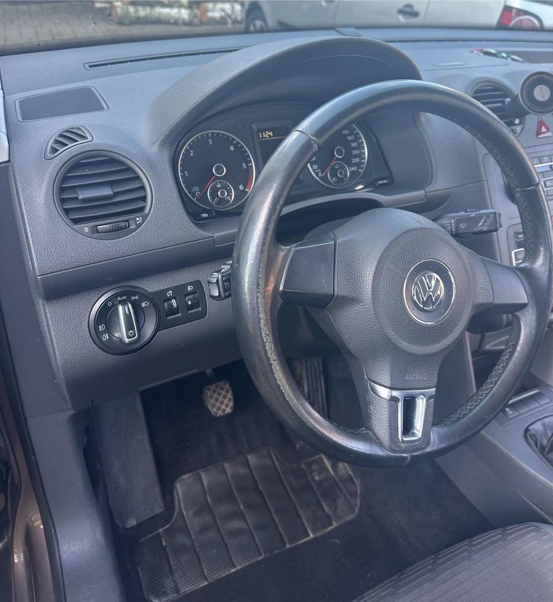 Volkswagen Caddy 2012 — photo 8