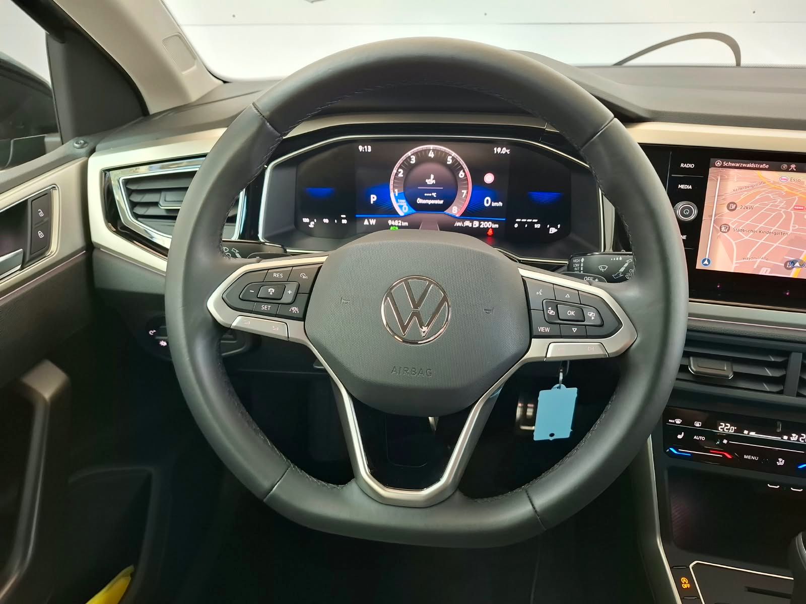 Fahrzeugabbildung Volkswagen Polo Move 1.0 TSI DSG + IQ.Drive + Kamera + LED