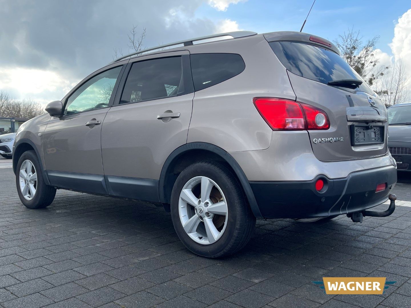 Fahrzeugabbildung Nissan Qashqai+2 Acenta 1.5 dCi DPF Motorschaden