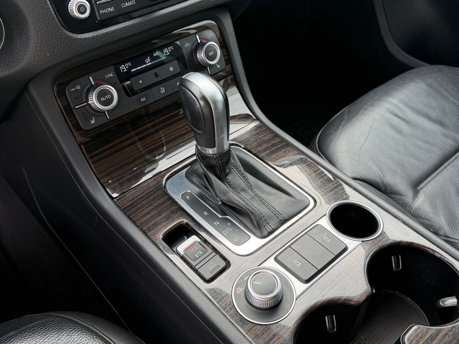 Fahrzeugabbildung Volkswagen Touareg V6 TDI BMT/Terrain Tech 4Mot/NAVI/LEDER