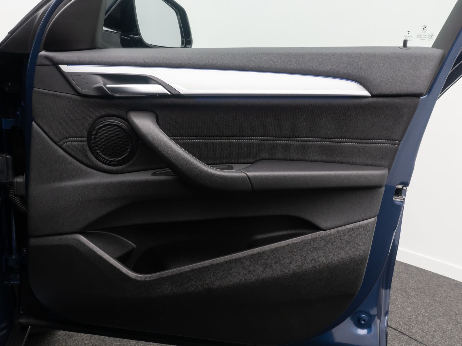 Fahrzeugabbildung BMW X2 sD18i GeschwindigReg DAB ParkAs Sportsitz 18"