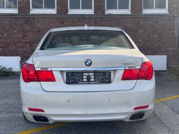 BMW 750 - 6