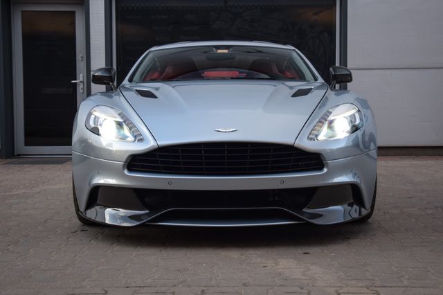 Aston Martin Vanquish v12  full Carbon 