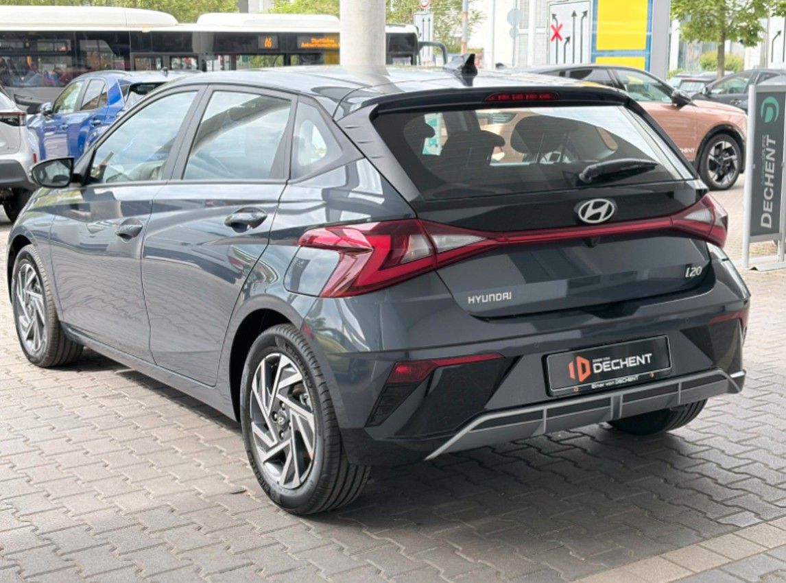 Fahrzeugabbildung Hyundai i20 Trend 90PS Automatik Navi/Kamera!