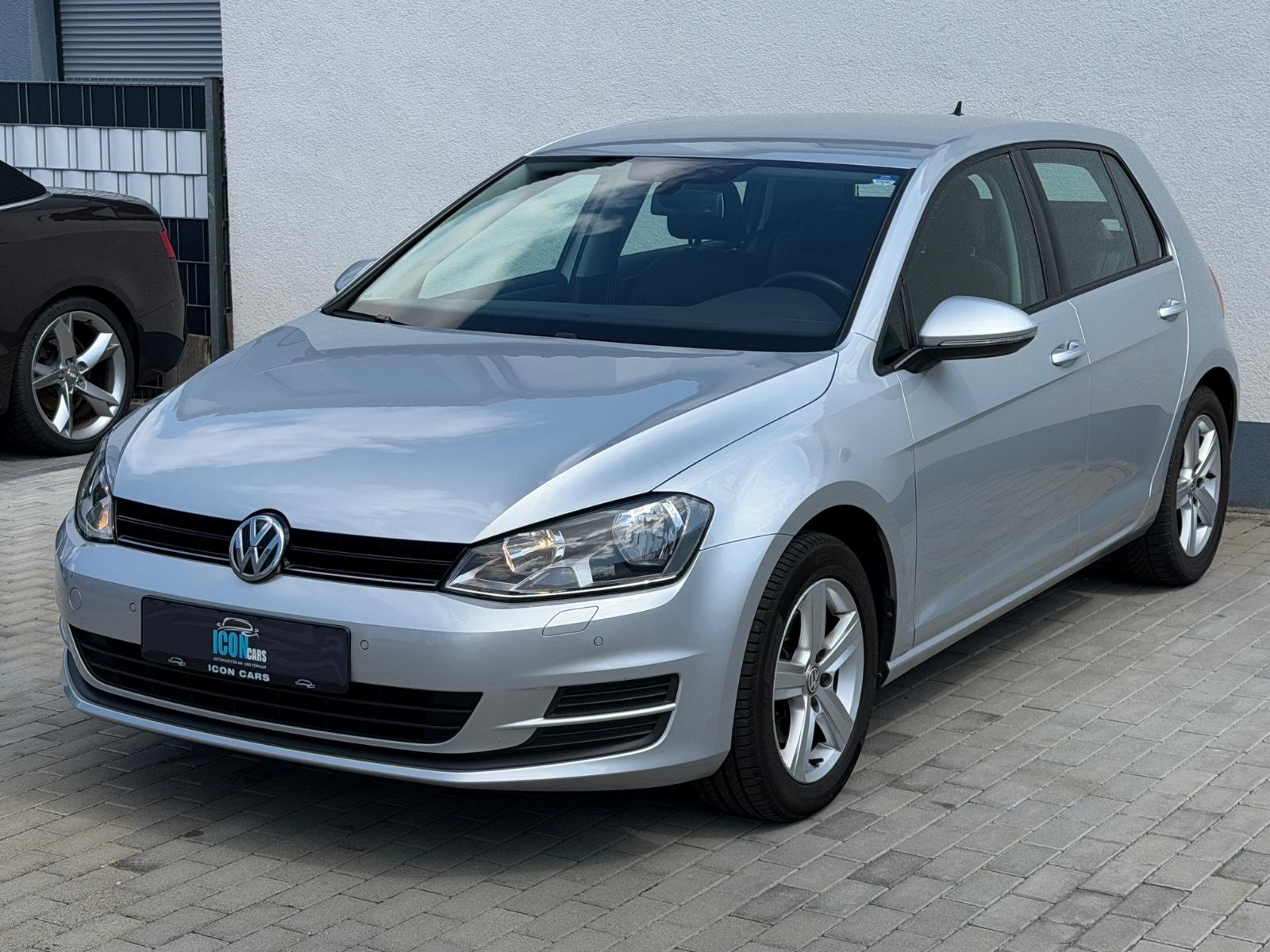 Volkswagen Golf VII Lim. BMT/TEMPOMAT/PDC/SHZ/NAVI/MASSAGE