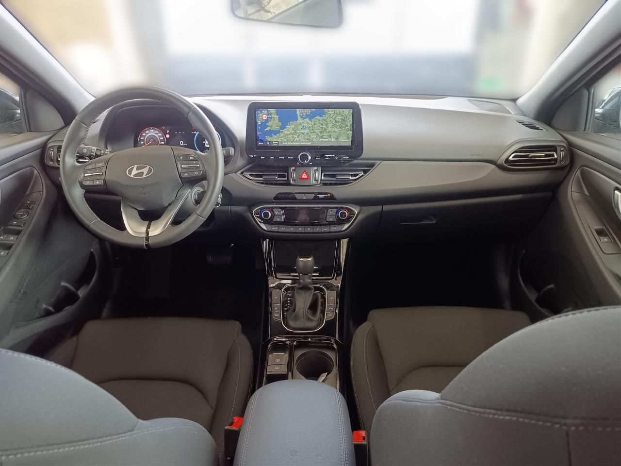 Fahrzeugabbildung Hyundai i30 1.5 T-GDI ADVANTAGE PANO*LED*SHZ*LHZ*NAVI***