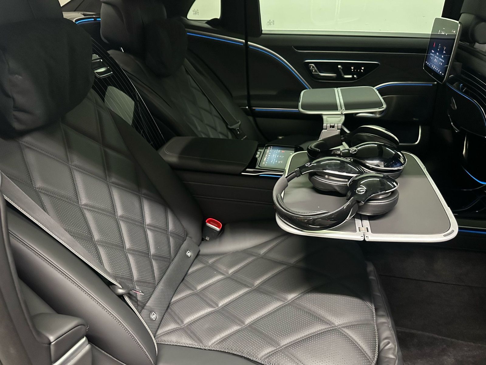 Fahrzeugabbildung Mercedes-Benz S 680 4MATIC MAYBACH *PANO*TV*MANUFAKTUR*TISCHE*
