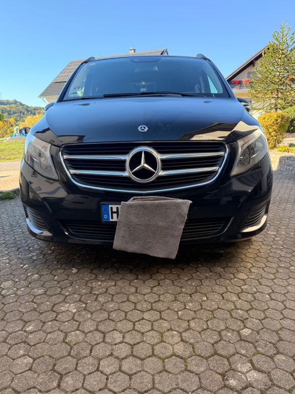 Image of Mercedes-Benz V 220