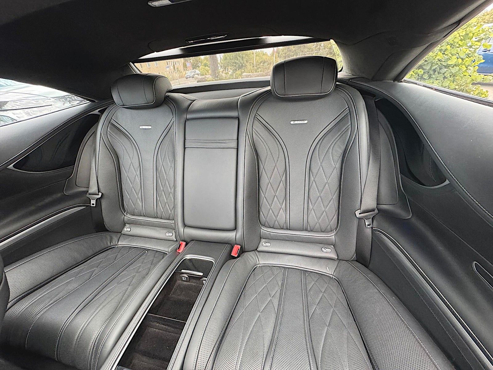 Fahrzeugabbildung Mercedes-Benz S 63 AMG 4Matic Night Edition Designo *ACC*Pano*