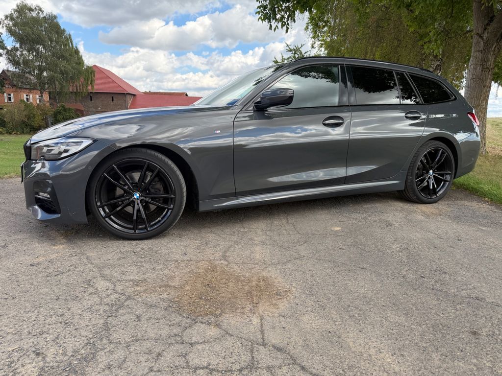 Image of BMW 320