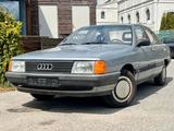Audi 100 - graue Audi 100