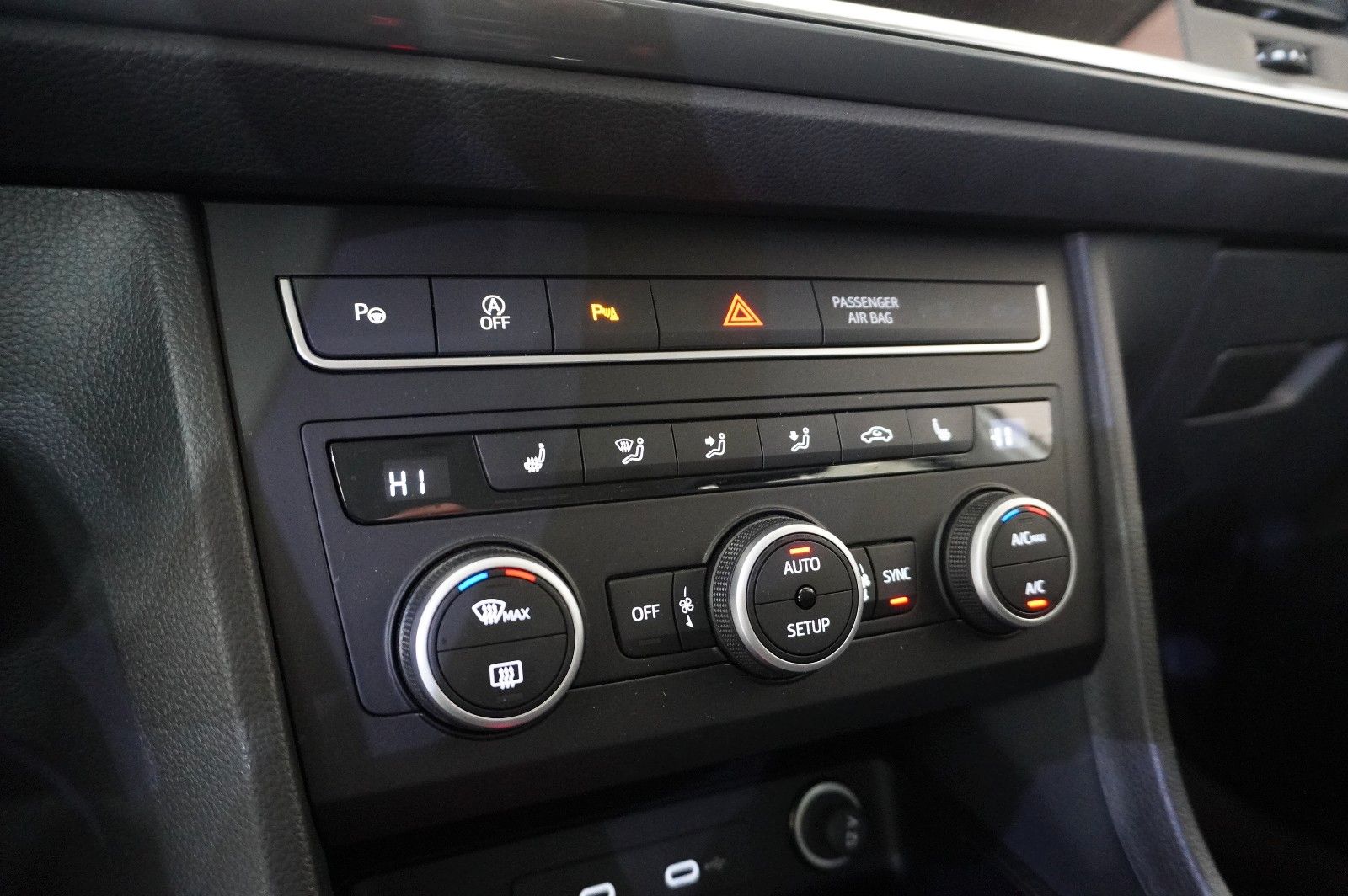 Fahrzeugabbildung SEAT Ateca 2.0 TDI 4DRIVE STYLE NAVI/LED/SH/SPORT/AHK