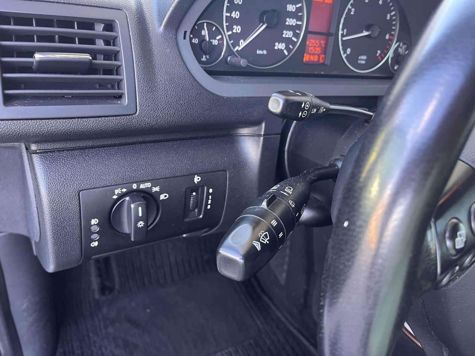 Fahrzeugabbildung Mercedes-Benz A 200 5-türig Automatik