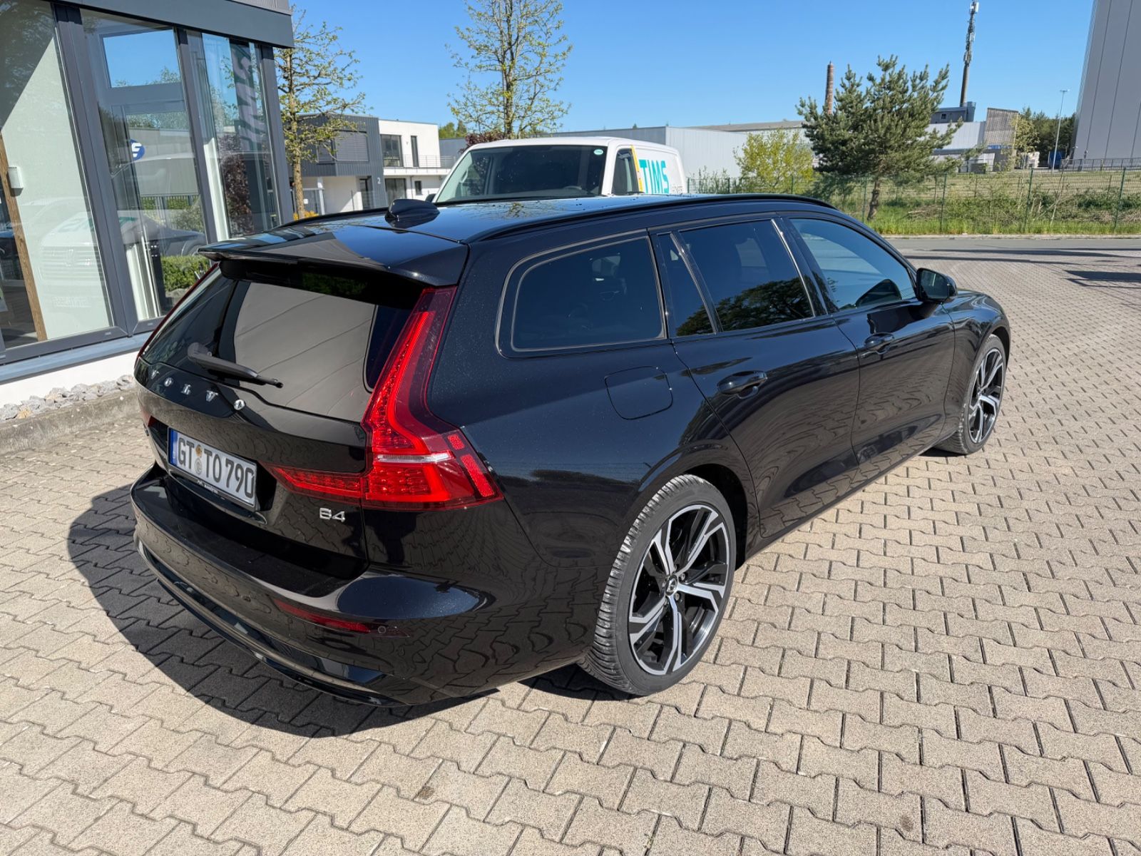 Fahrzeugabbildung Volvo V60 Kombi Plus Dark