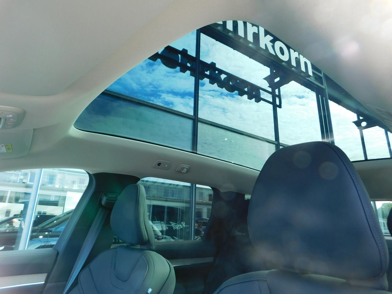 Fahrzeugabbildung Volvo EX90 Plus Twin Motor Executive Editon