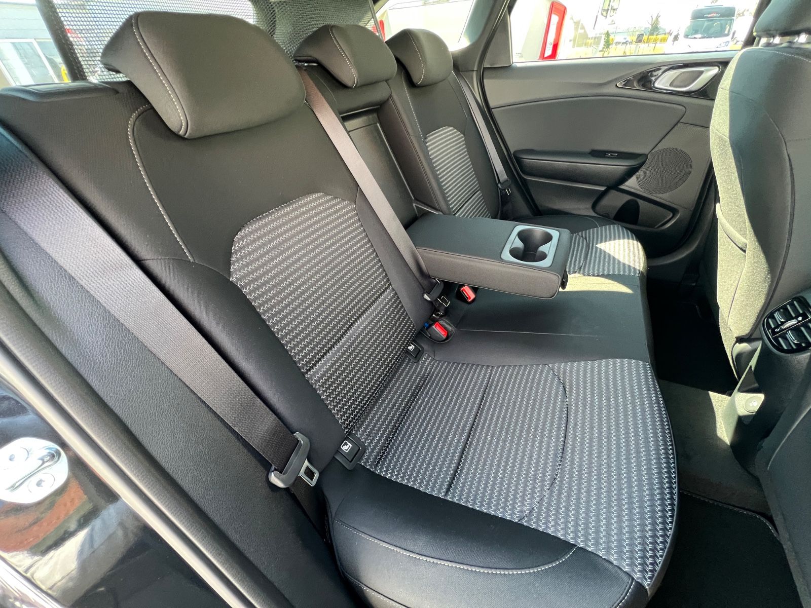 Fahrzeugabbildung Kia Ceed Sportswagon 1.5 T-GDI Ultimate Edition