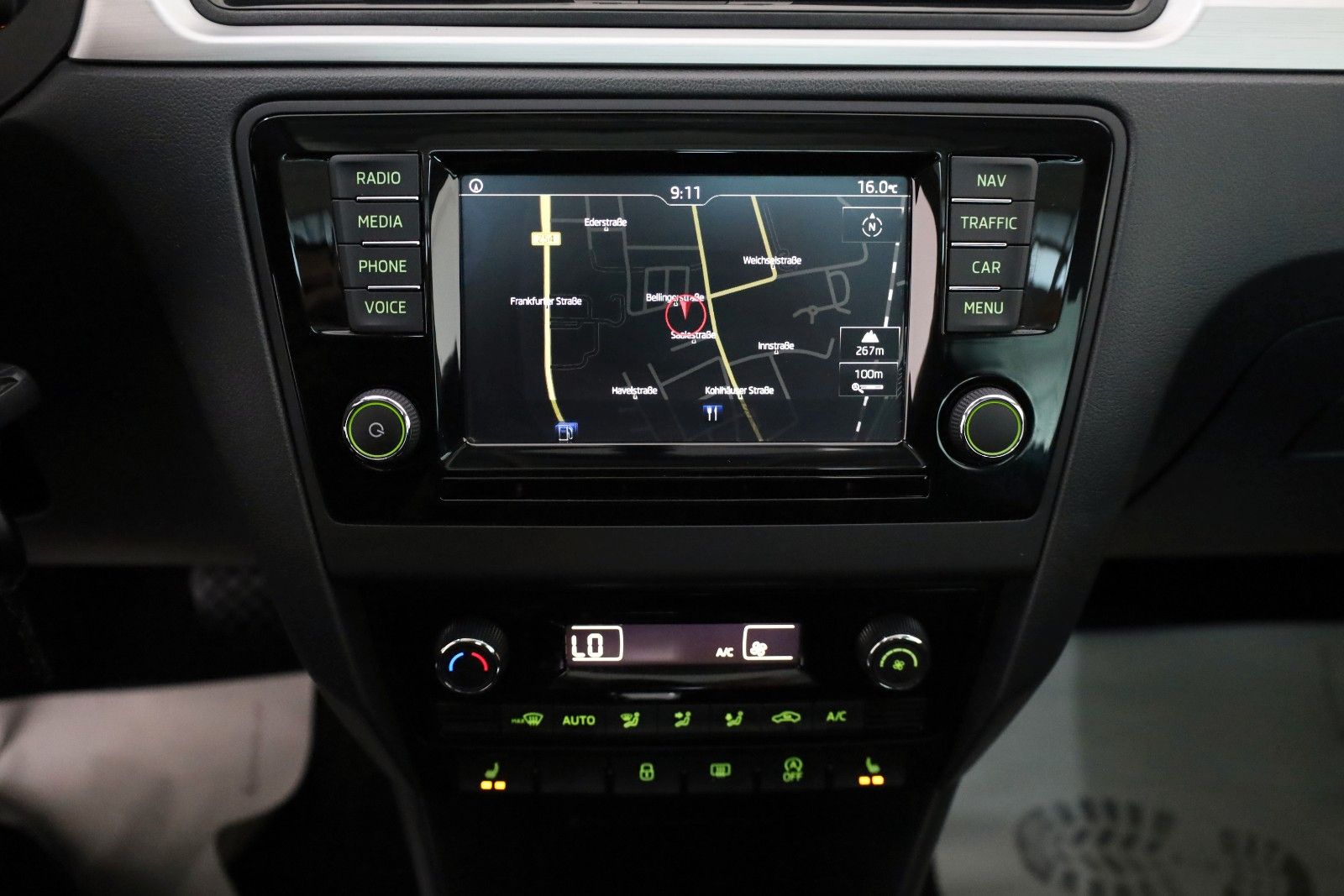 Fahrzeugabbildung SKODA Rapid Spaceback Ambition Navi,Panorama,SH,PDC