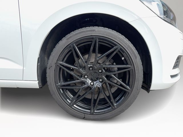 Touran 1.5 TSI Active, 7 Sitzer, Navi, ACC, DSG