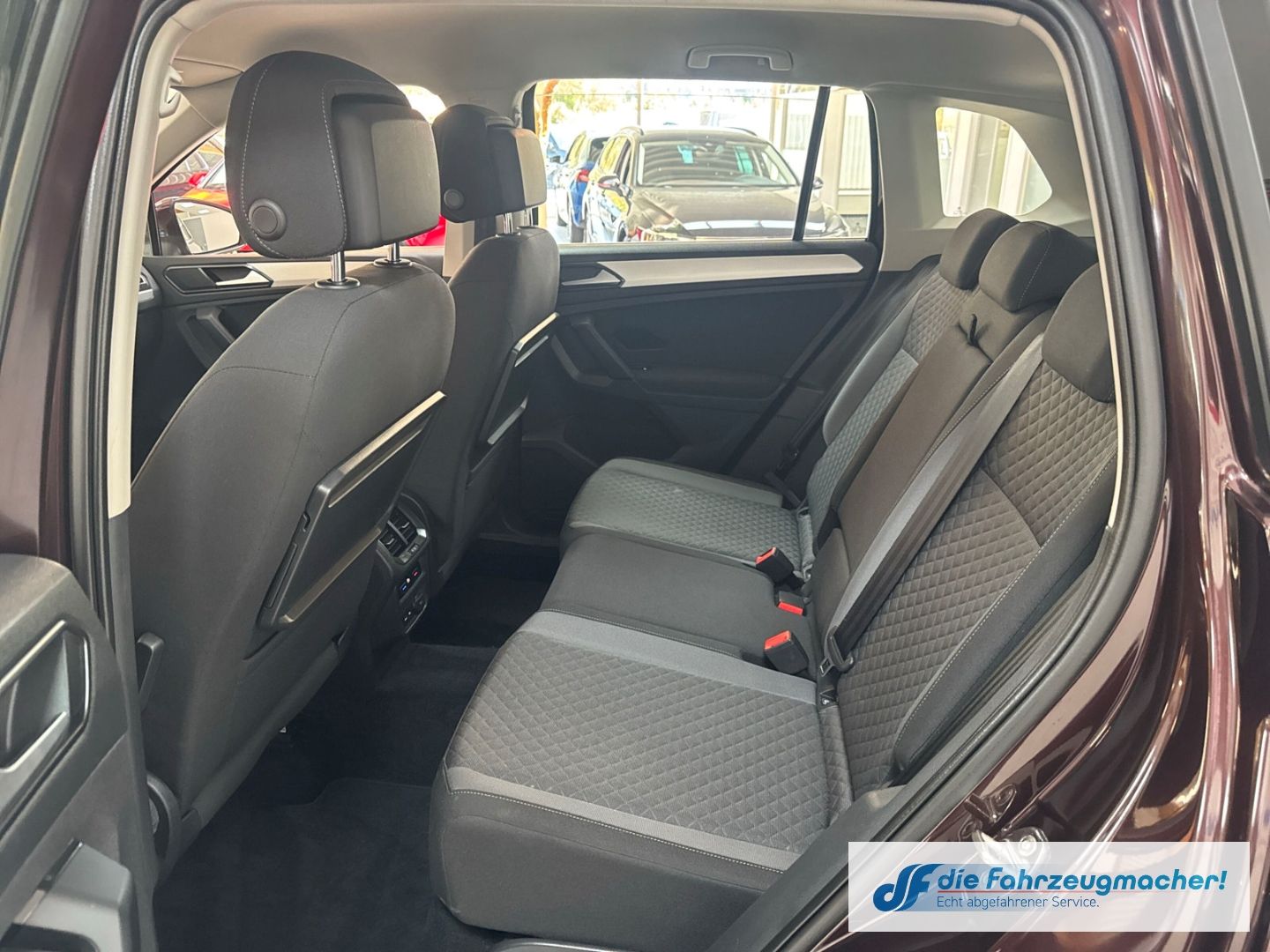 Fahrzeugabbildung Volkswagen Tiguan Comfortline BMT Start-Stopp 4Motion Navi