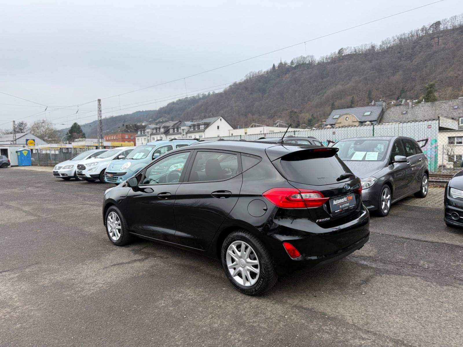 Ford Fiesta Trend! 1.Hand! Zahnriemen neu! Tüv-05.27!