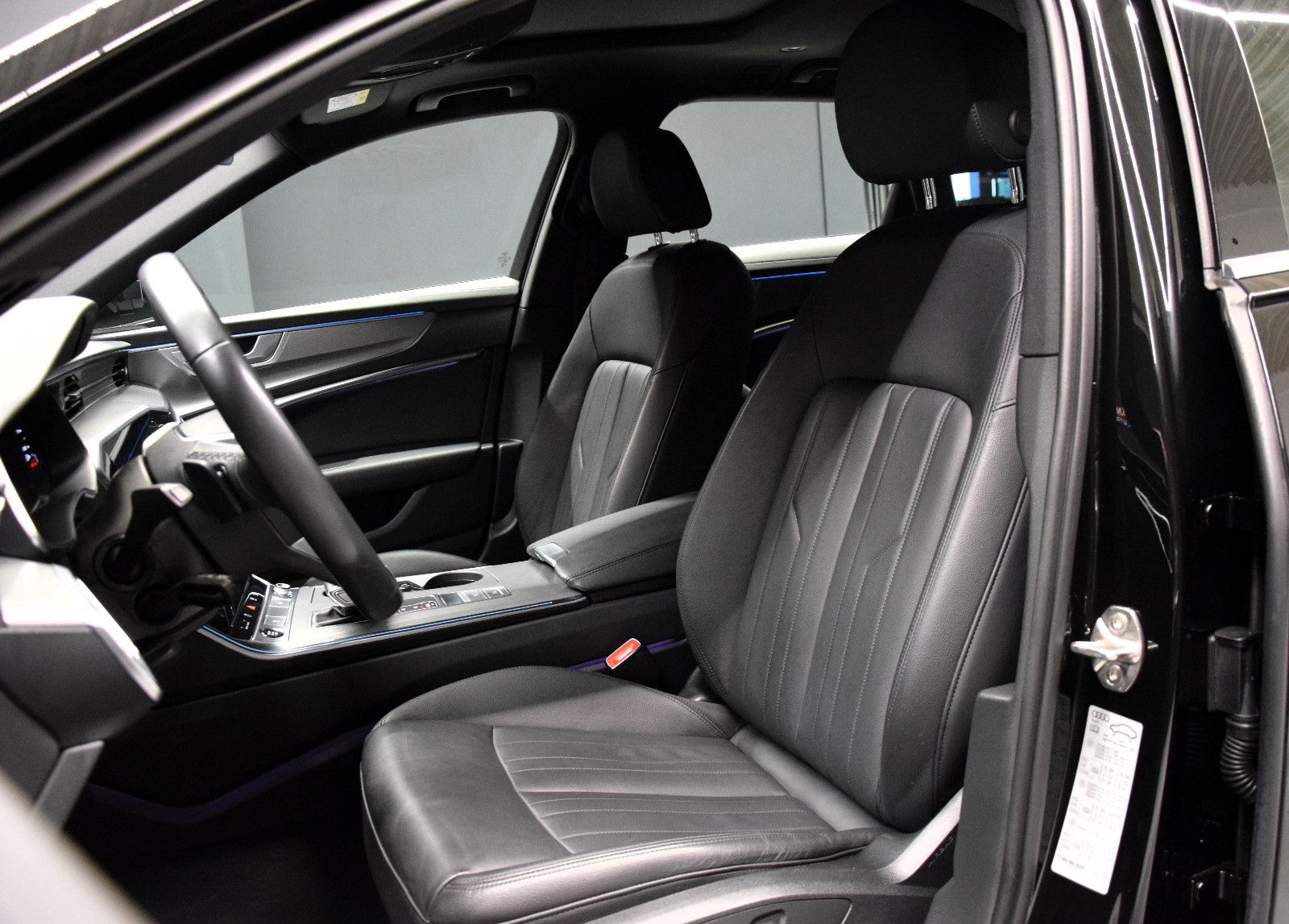Fahrzeugabbildung Audi A6 Avant 45 TFSI quattro Kamera Pano ACC Leder
