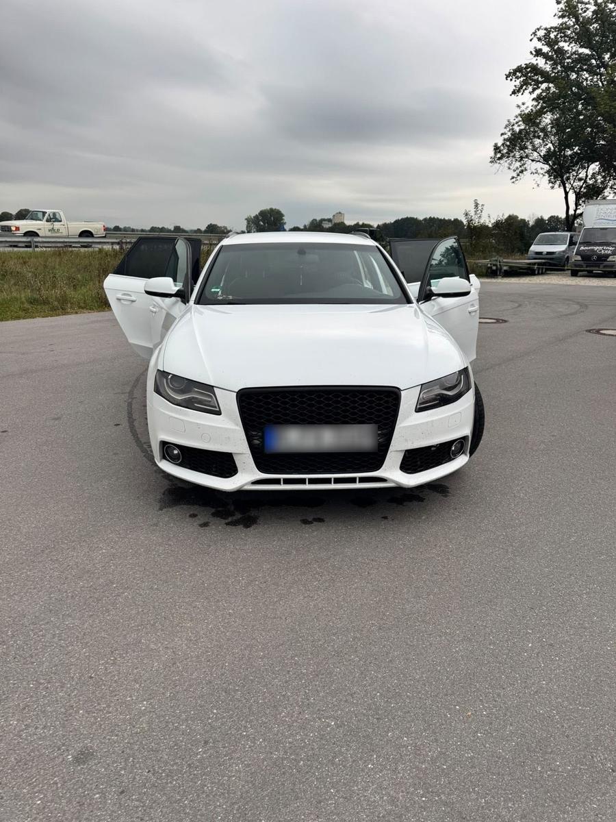 Audi A4 2010 — rear view