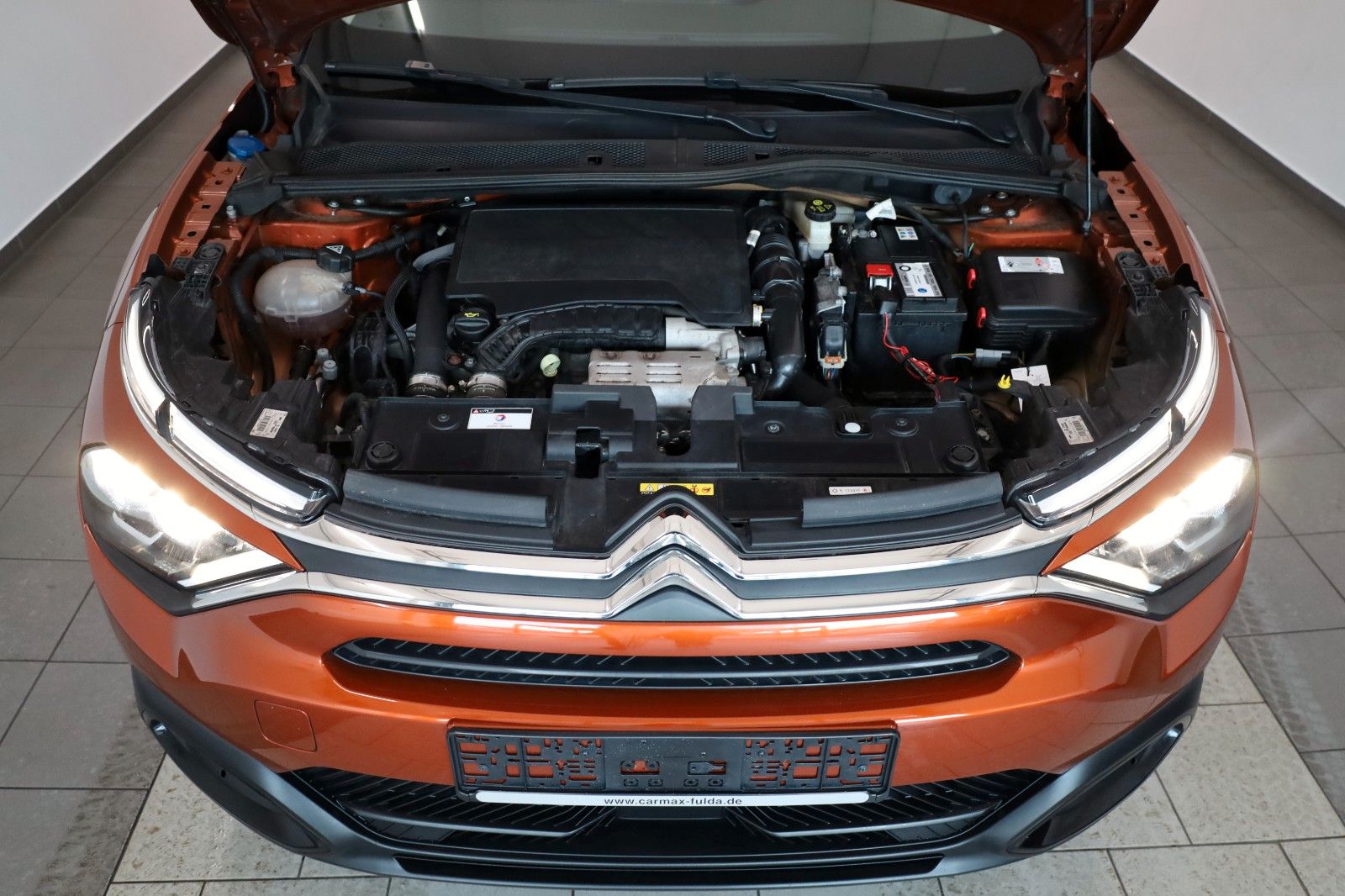 Fahrzeugabbildung Citroën C4 Lim. Feel App Connect,PDC,8 fach bereift